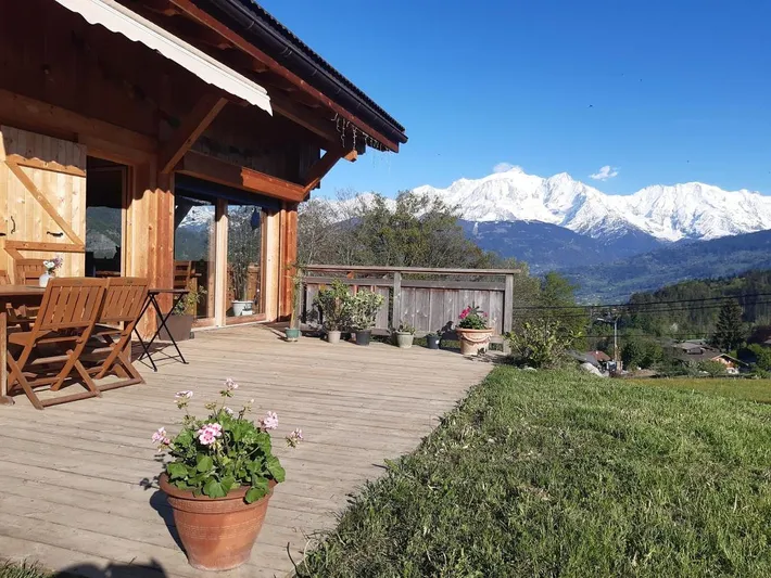 Alojamiento y desayuno para 4 personas, con vistas además de jardín y terraza - 1