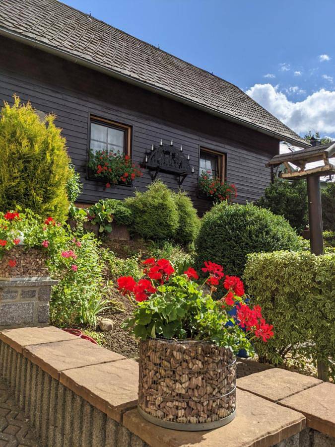 Ferienhaus für 5 Personen, mit Balkon und Terrasse sowie Garten und Ausblick in Sehmatal - 2