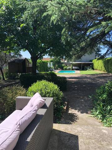 Villa pour 6 personnes, avec vue ainsi que piscine et terrasse à Alès