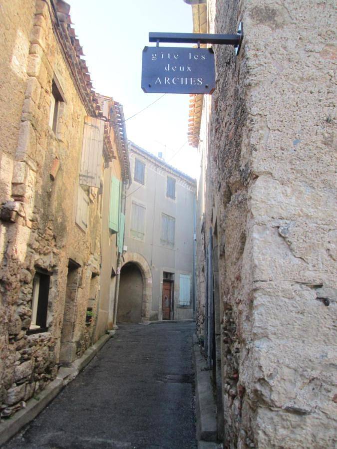 Les deux arches in Caunes-Minervois, Région de Carcassonne