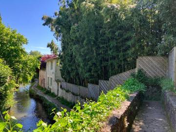 Gîte pour 9 personnes, avec jardin et vue ainsi que vue sur le lac et piscine à Saint-Maixent-l'École