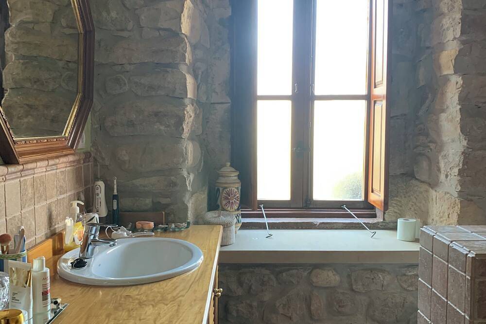 Ganze Wohnung, House in the Pasiegos Valleys in Villacarriedo, Cordillera Cantábrica