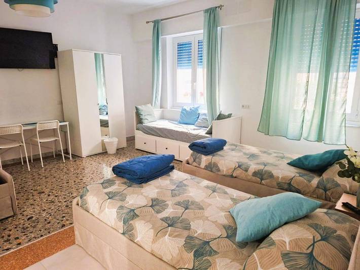 Gîte pour 9 personnes, avec terrasse dans Lido di Ostia - 2