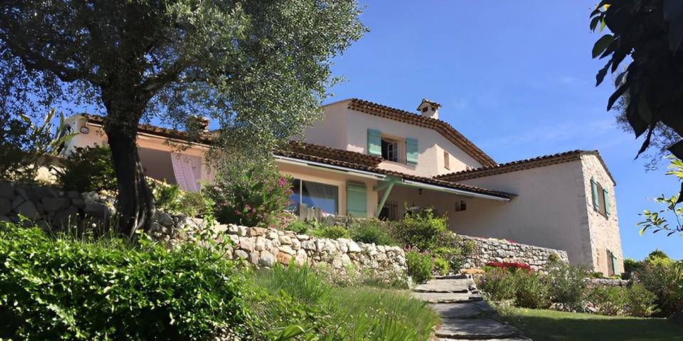 Location de vacances pour 3 personnes, avec piscine et jardin à Vence - 2