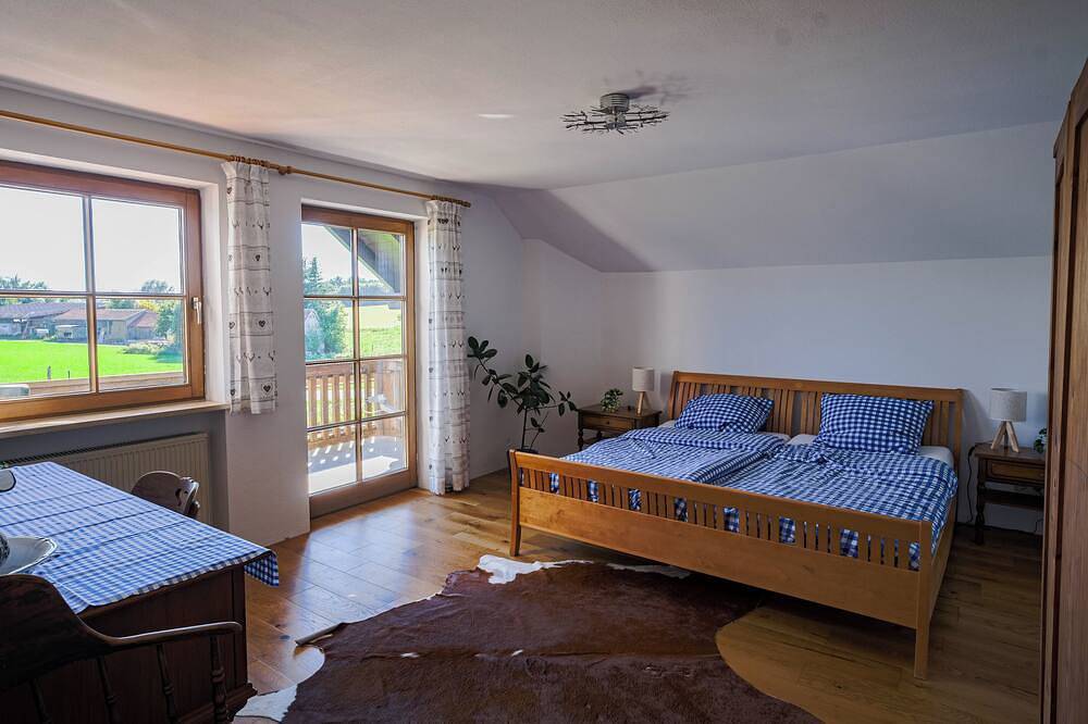Großes ländliches Haus mit Garten und malerischem Ausblick, beste Lage im Allgäu in Pfaffenhausen, Bayerisch Schwaben
