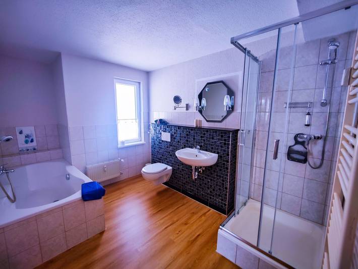 Ferienwohnung für 5 Personen, mit Balkon und Sauna sowie Pool in Binz - 4