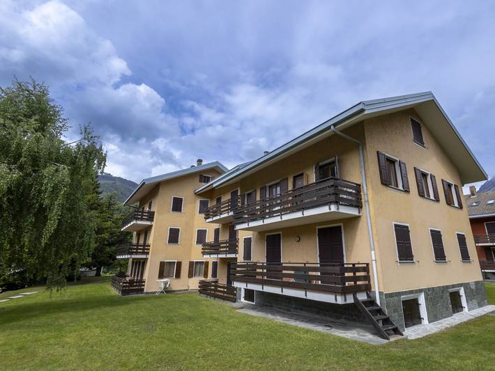 Gîte pour 6 personnes, avec jardin et terrasse, animaux acceptés dans Bormio - 2
