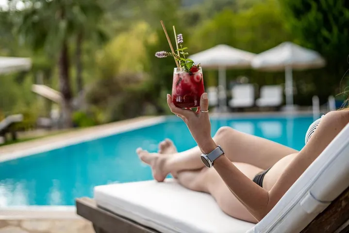 Albergue para 2 personas, con vistas además de jardín y piscina - 1