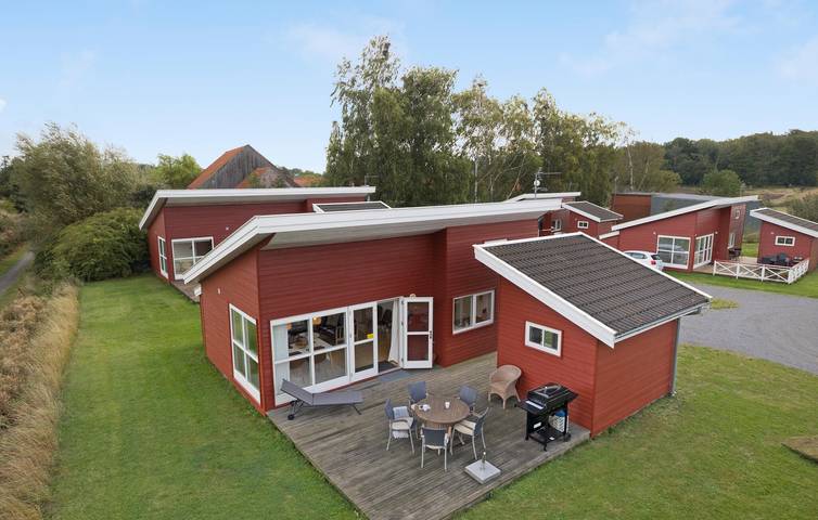 Feriehus for 6 personer, med terrasse - 1