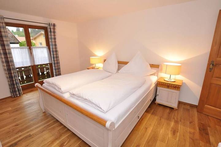 Ferienwohnung für 6 Personen, mit Balkon und Garten in Fischen