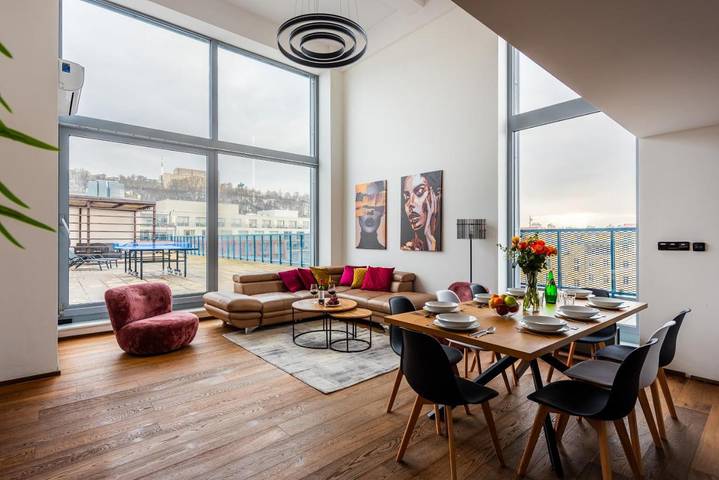 Loft dla 10 osób, z widok i taras, zwierzęta dozwolone w Praga