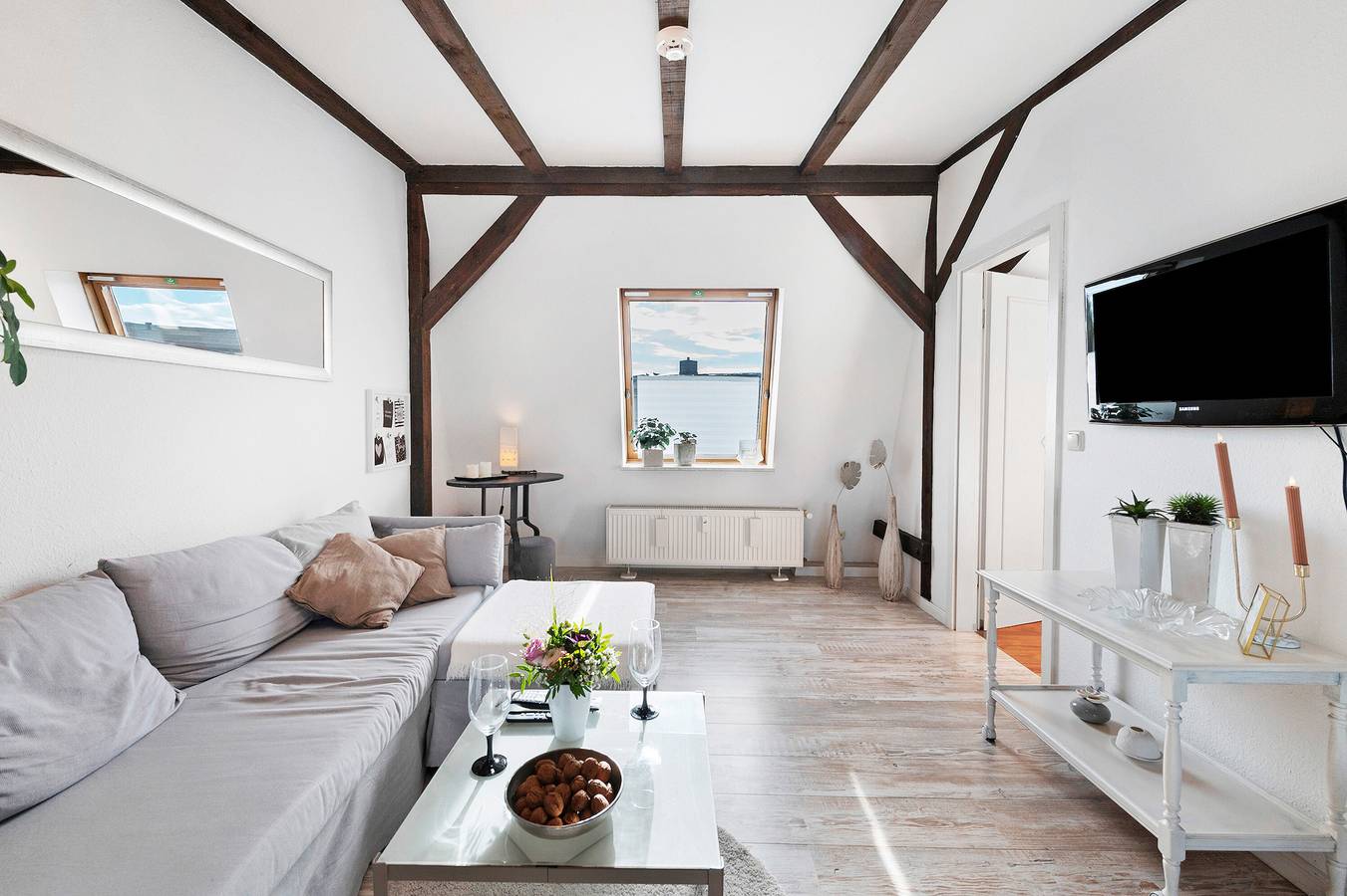 Ganze Wohnung, Apartment 'Mit Seeblick' mit Seeblick und Wlan in Schwerin, Schweriner See