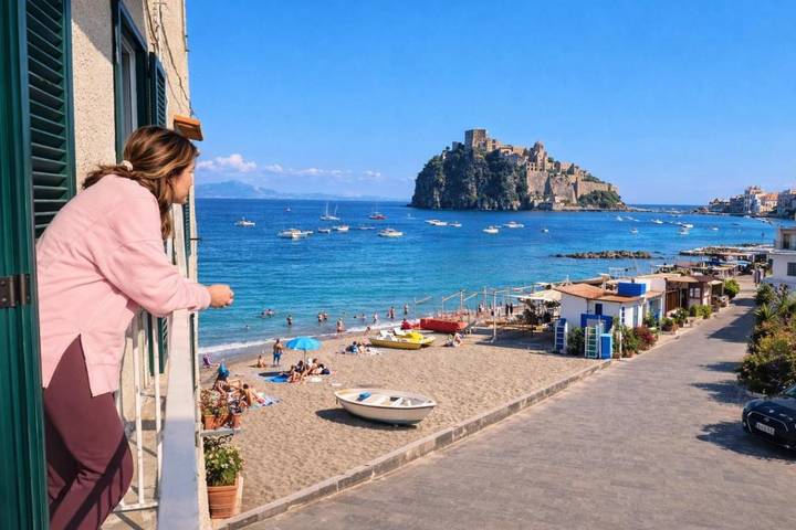 Appartamento per 4 persone, con panorama e balcone a Ischia Porto