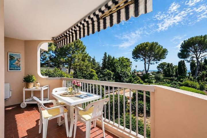 Gîte pour 4 personnes, avec jardin ainsi que terrasse et jacuzzi dans Plage du Val Fleuri