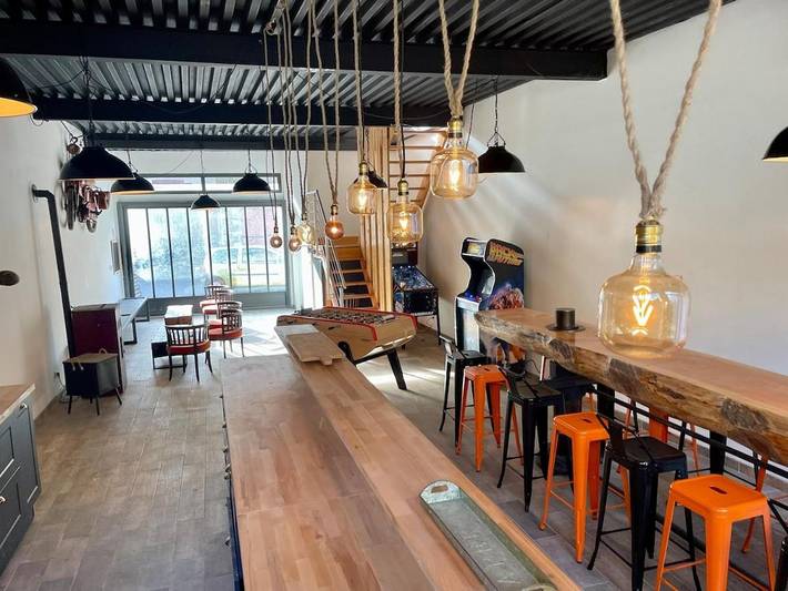 Location de vacances pour 12 personnes, avec jardin et vue à Blesle