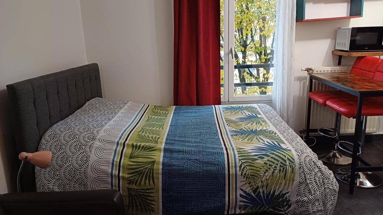 Appartement entier, Studio in Combs-la-Ville, Seine-et-Marne