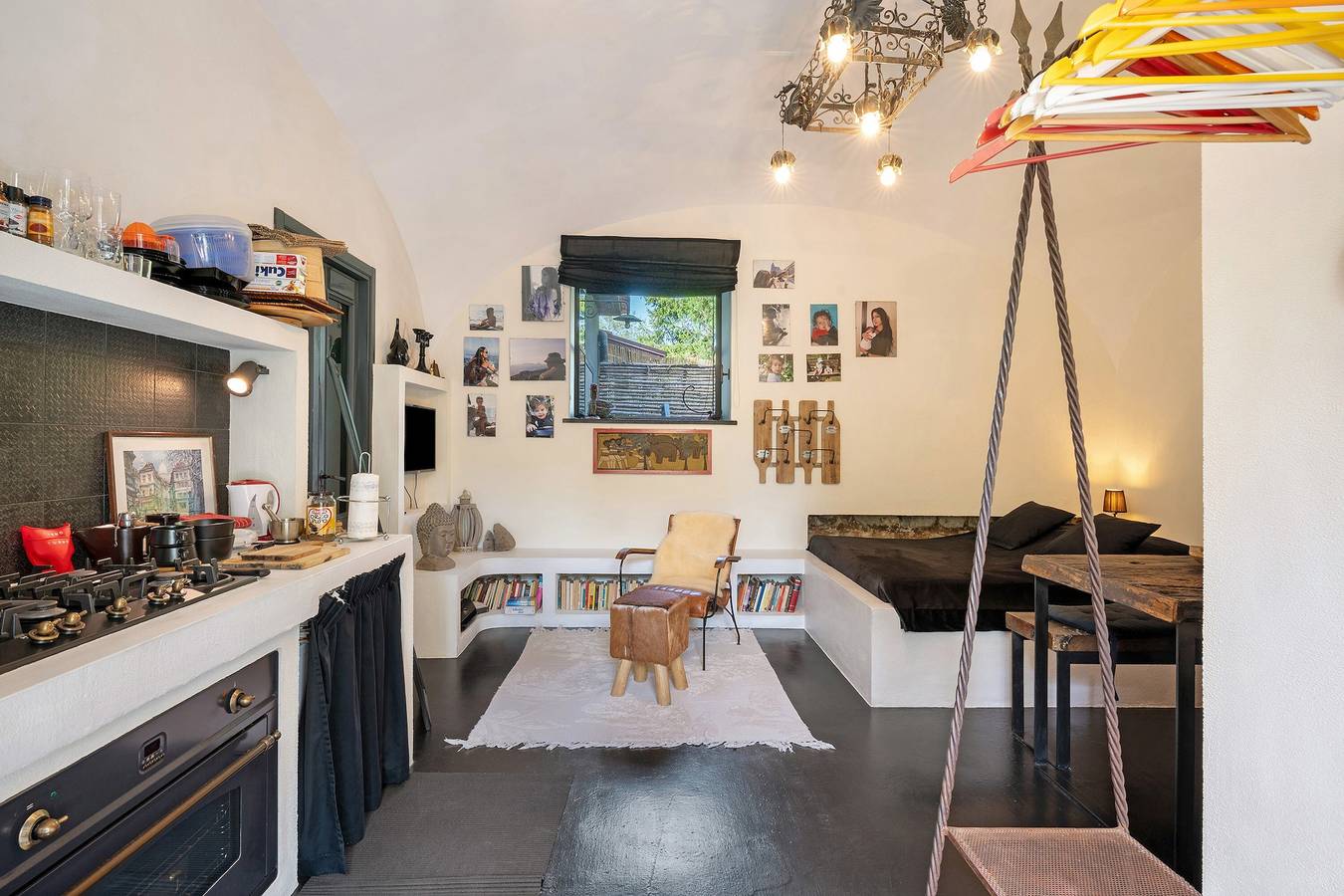 Estudio entero, Apartamento estudio 'Il Vecchio Forno' con vistas a la montaña, terraza privada y Wi-Fi in Provincia de Nápoles