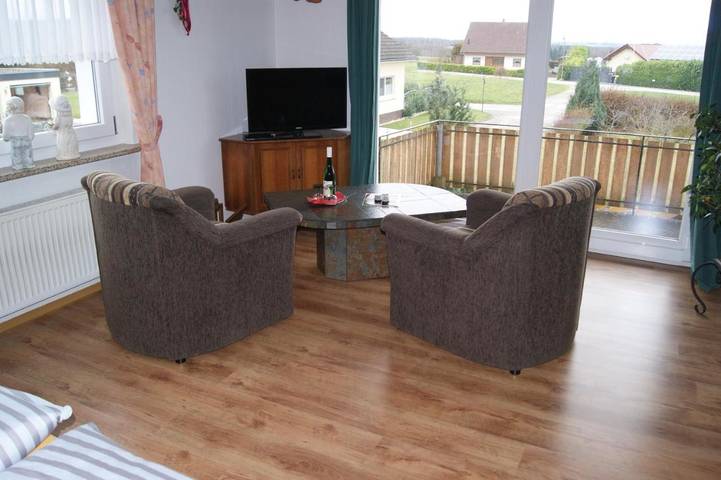 Ferienwohnung für 5 Personen, mit Balkon und Terrasse sowie Garten und Ausblick in Geierlay Hängeseilbrücke - 2