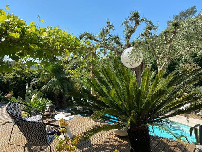 Location de vacances pour 2 personnes, avec piscine ainsi que jardin et vue à La Colle-sur-Loup - 2
