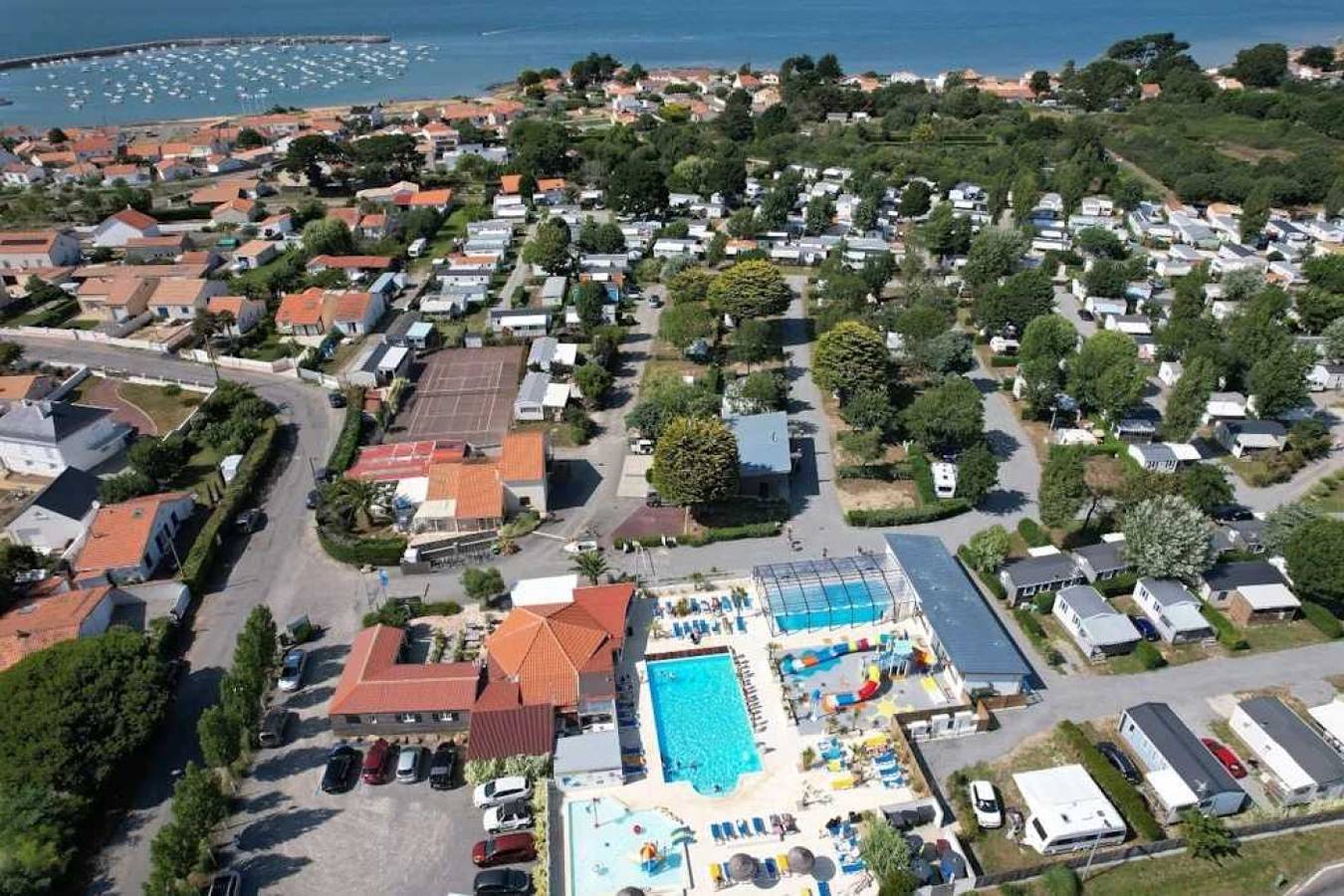 Camping 4 étoiles - Parc aquatique - ccbbha0 in La Plaine-sur-Mer, Côte de Jade