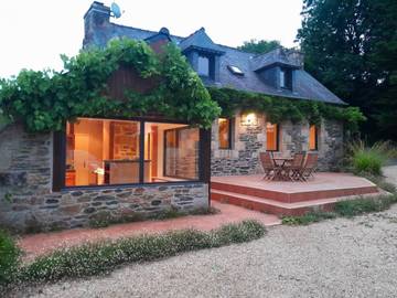 Gîte pour 5 personnes, avec jardin et terrasse en Bretagne