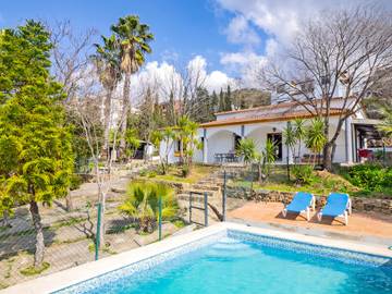 Chalet para 15 personas, con terraza y jardín en Serranía de Ronda