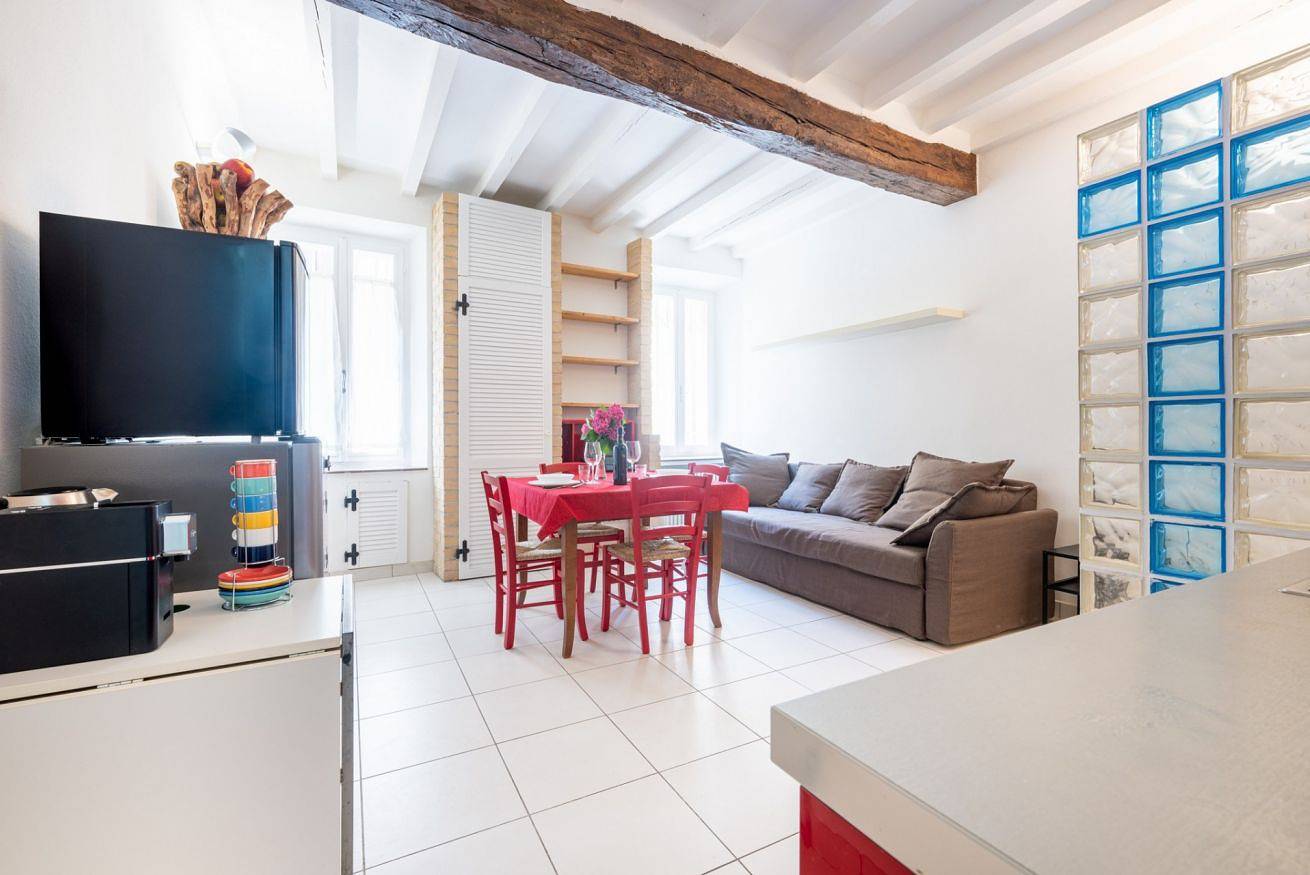 Ganze Wohnung, Guesthost - Bright and Central Apartment in Parma in Parma, Parma Provinz