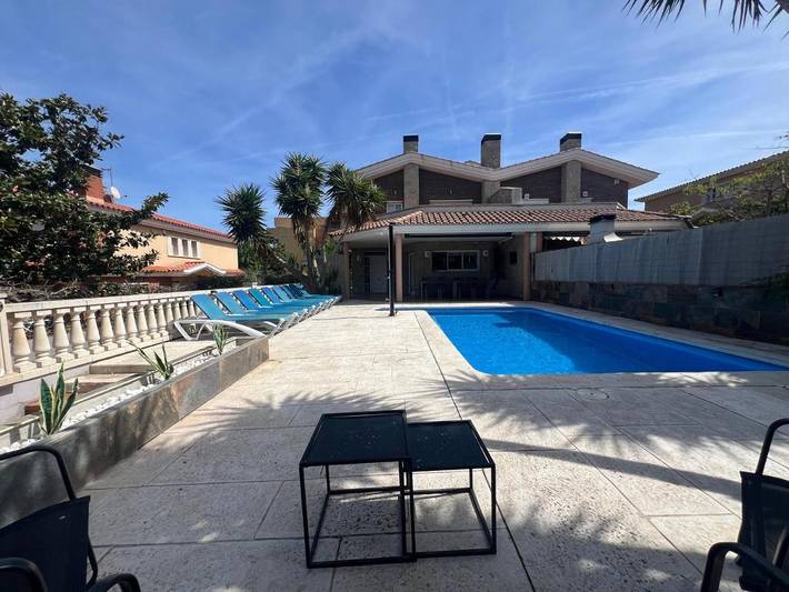 Villa pour 10 personnes, avec jardin ainsi que piscine et vue à Salou