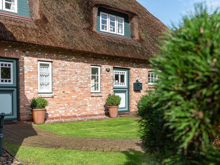 Ganze Ferienwohnung, Fleederbeerstuv - "Fleederbeerstuv: Deine traumhafte Ferienwohnung für unvergessliche Erholung!" in Nordfriesische Inseln (Schleswig-Holstein) (Schleswig-Holstein), Wrixum