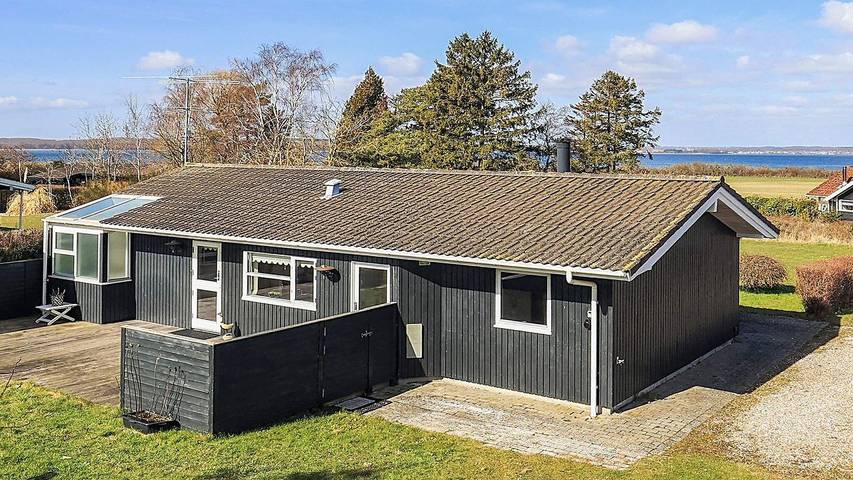 Feriehus for 9 personer, med have og jacuzzi - 1