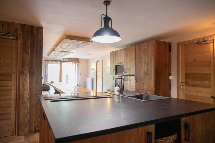 Chambre d’hôte pour 4 personnes, avec jacuzzi ainsi que piscine et jardin en Savoie - 3