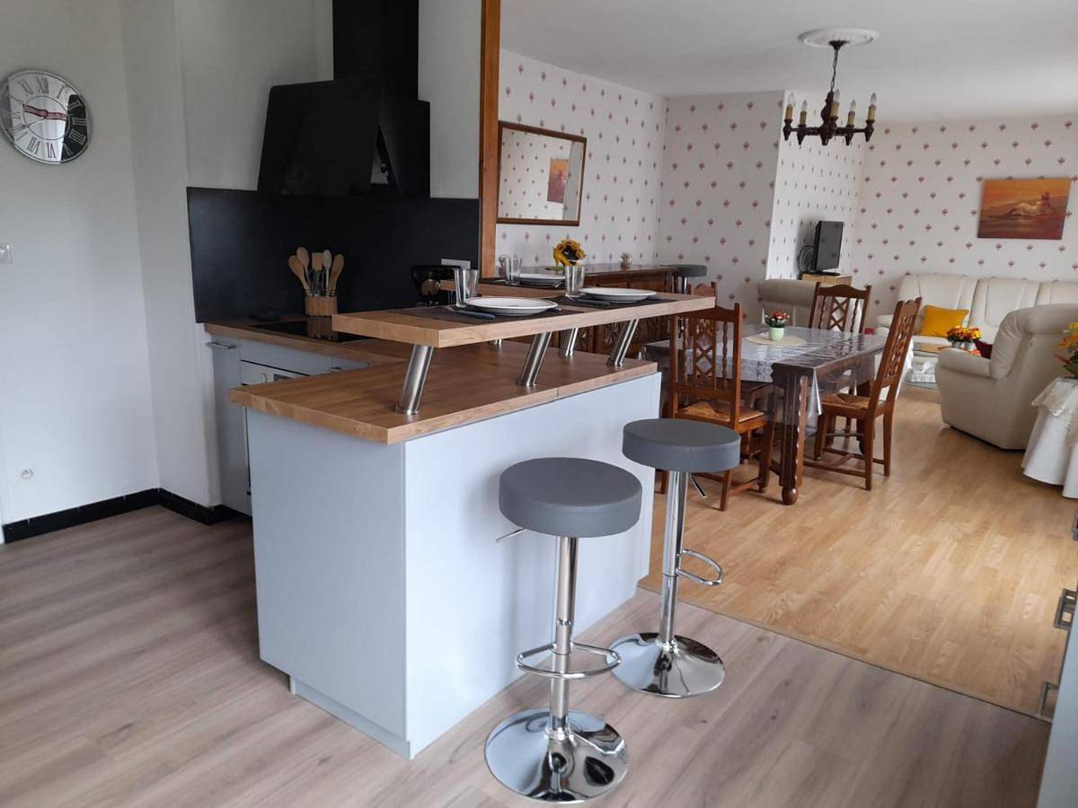 Three-Bedroom Home in Onzain, Région de Blois