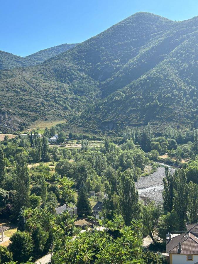 Four-Bedroom House in Valle de Hecho, Pirineo Aragonés