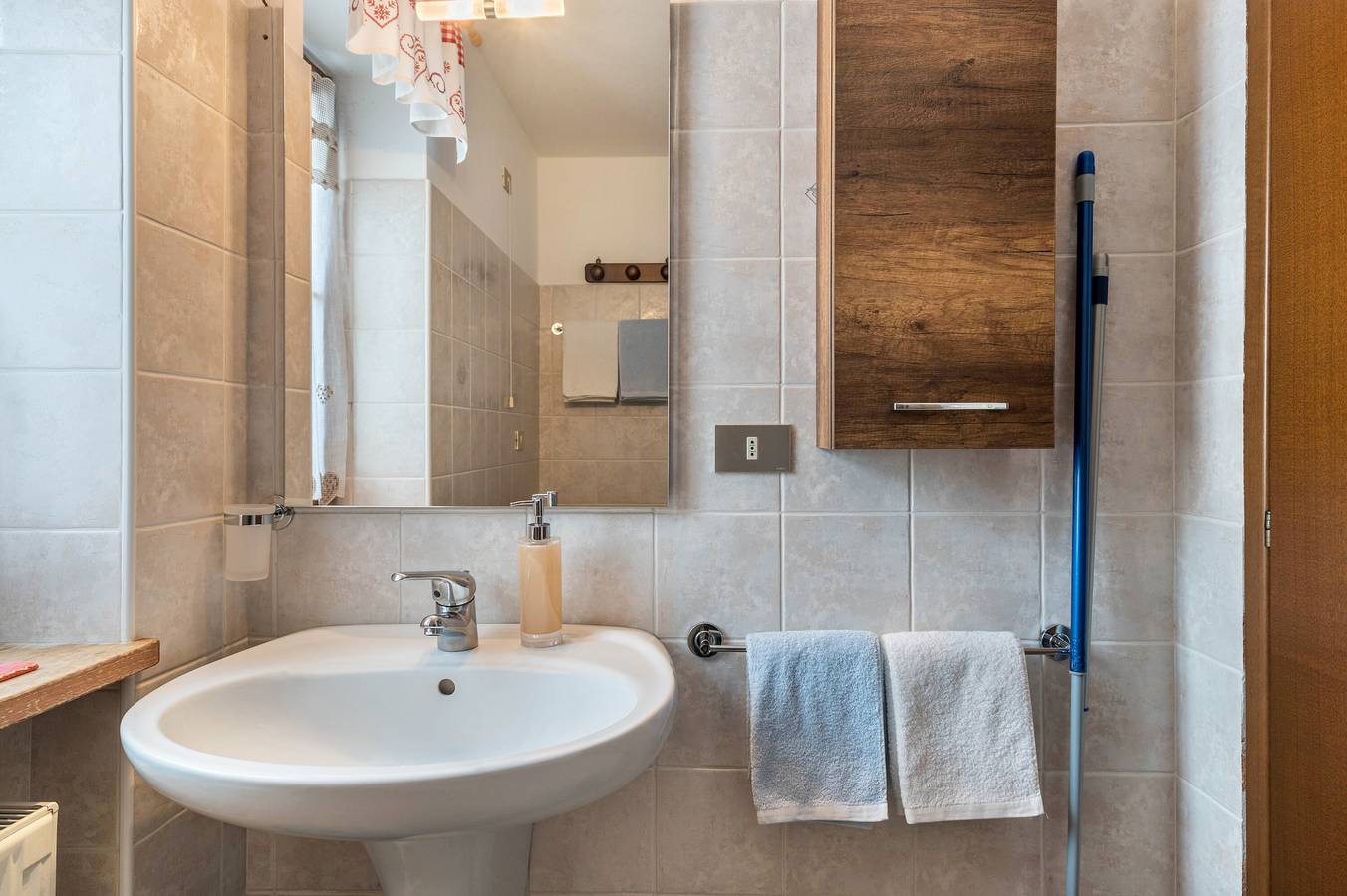 Ganze Wohnung, Ferienwohnung 'Agriturismo El Cirum Boe' mit Bergblick, privatem Garten und Wlan in Buchenstein, Dolomiti Superski