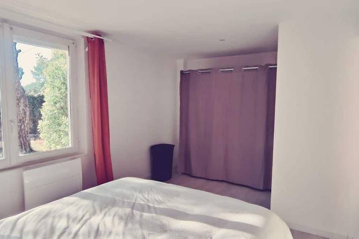 Location de vacances pour 4 personnes, avec jardin ainsi que piscine et terrasse à Istres - 2