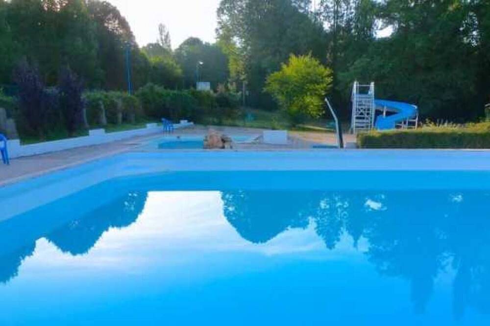 Apartamento entero, Appartement 3 étoiles - Piscine  - eeebde in Saint-Honoré-les-Bains, Parque natural de Morvan