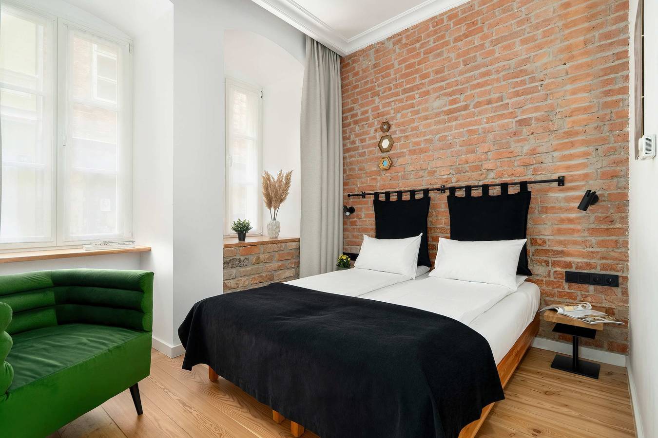 Estudio entero, Kramarska 9 Poznań | Schoeps Residence | Apartment for Two in Historic Surroundings | Old Market Square | Remote Work in Poznań, Gran Polonia (región histórica)