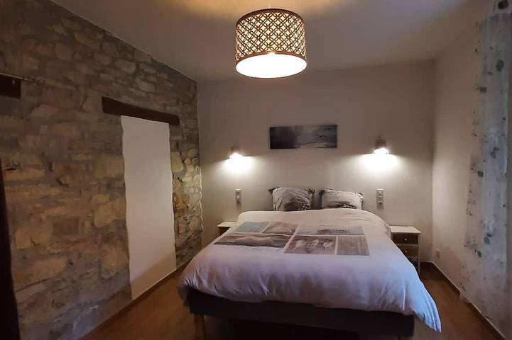 Location de vacances pour 6 personnes, avec terrasse ainsi que jardin et jacuzzi à Plonéour-Lanvern - 3