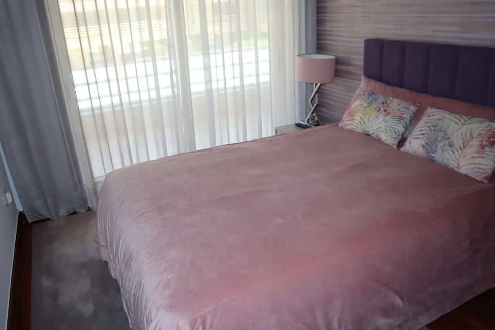 Apartamento entero, Pool and sea view accommodation 50 m sea in Furadouro, Ovar