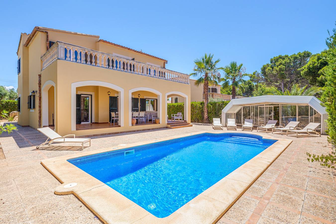 Superbe maison de vacances "Villa Paula" avec terrasse, jardin, piscine et Wi-Fi in Sa Ràpita, Campos