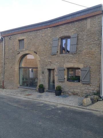 Gîte pour 9 personnes, avec jardin dans Villers-devant-Orval