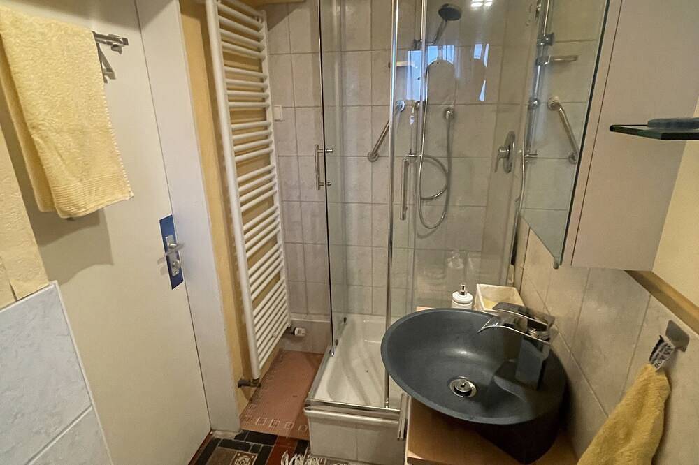 Ganze Wohnung, Gemütliches Feriendomizil (38 qm) - nah zur Stadt und doch im Grünen in Alzenau, Spessart-Mainland