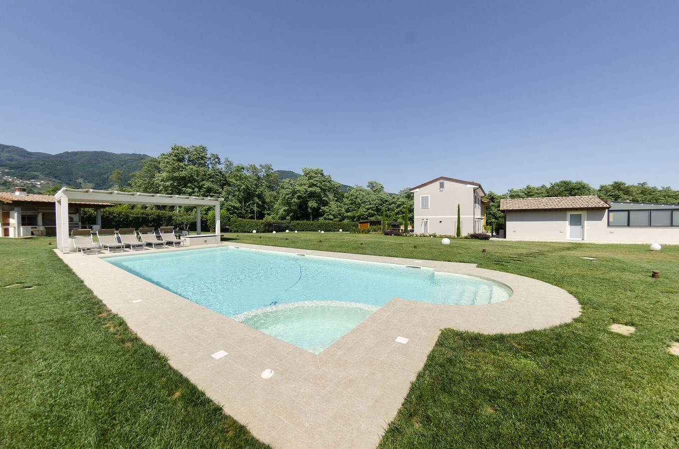 Tenuta Il Giardino Proprietà in Capannori, Provincia di Lucca
