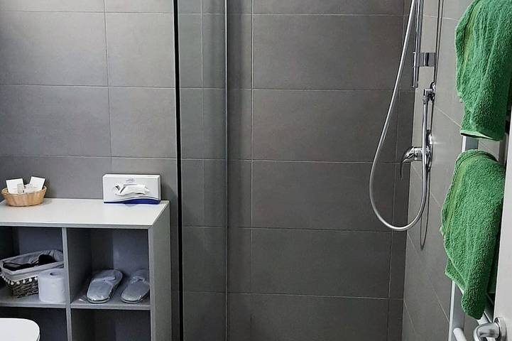 Ganze Wohnung, Ferienwohnung Anna im Casa Pimi unter deutsch ital. Leitung und Betreuung in Malcesine, Gardasee-Berge