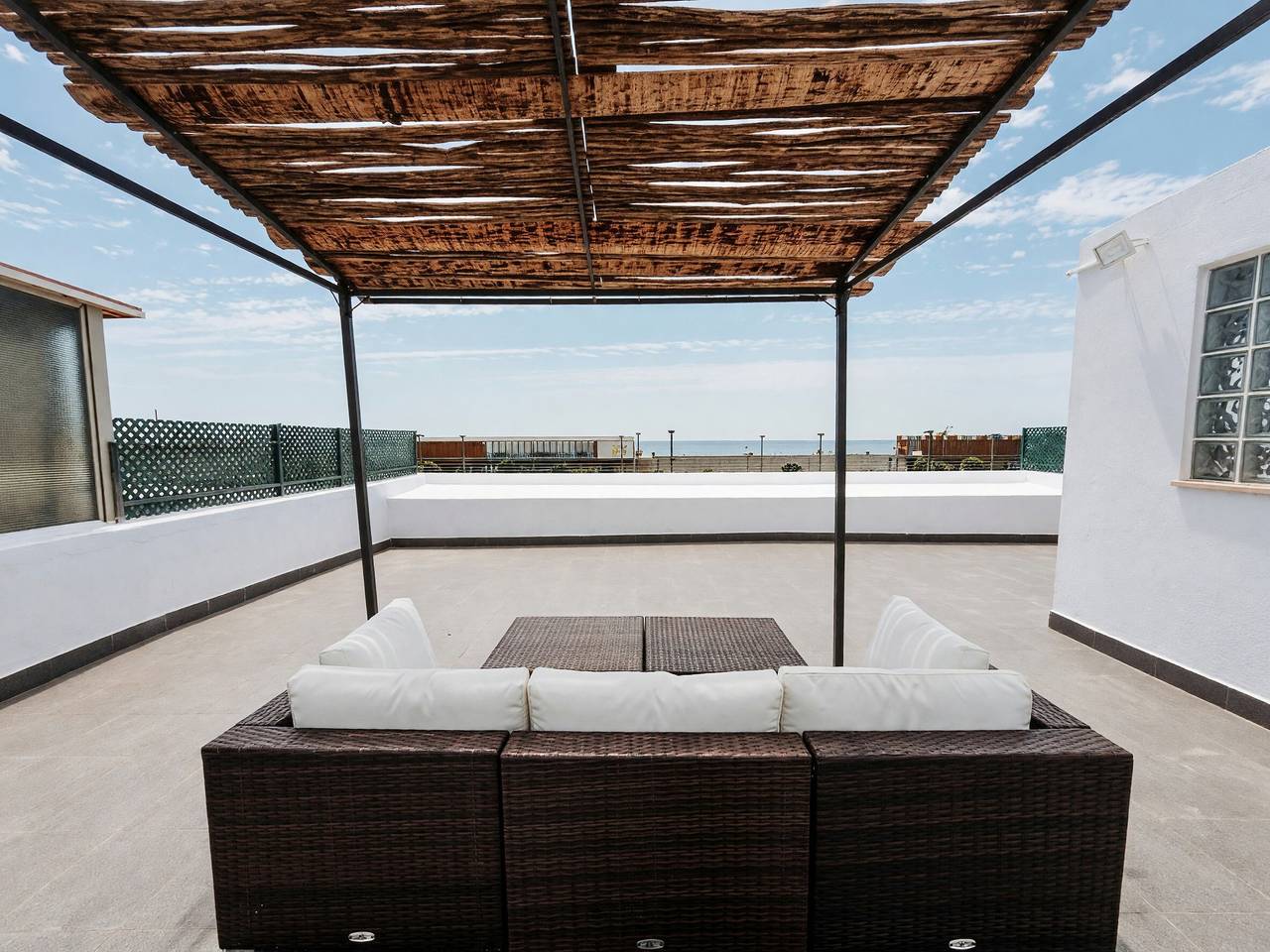 Ferienhaus 'Atlantic Garden Caparica' mit Meerblick, privater Terrasse und Wlan in Halbinsel von Setúbal