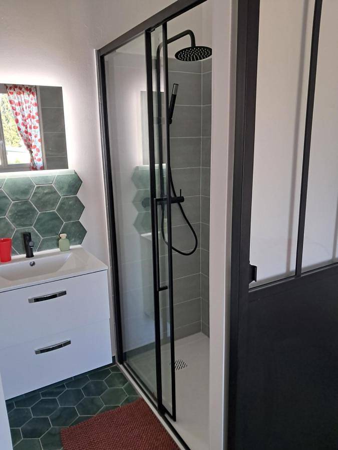 Gîte pour 2 personnes, avec jardin et piscine ainsi que vue et terrasse à Mirepoix - 4