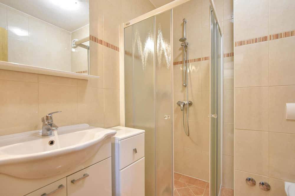 Ganze Wohnung, Schöne 1-Zimmer-Wohnung in Stanici in Celina, Omis-Riviera