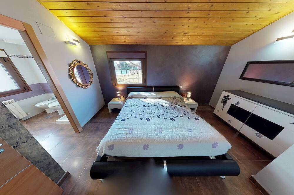 House with swimming pool near Lagunas de Villafáfila and Urueña in San Pedro de Latarce, Valladolid Provinz