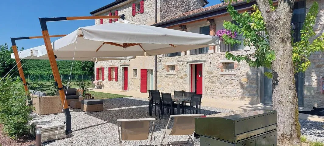 Albergo a gestione familiare per 6 persone, con panorama e giardino, adatto a famiglie con bambini - 1