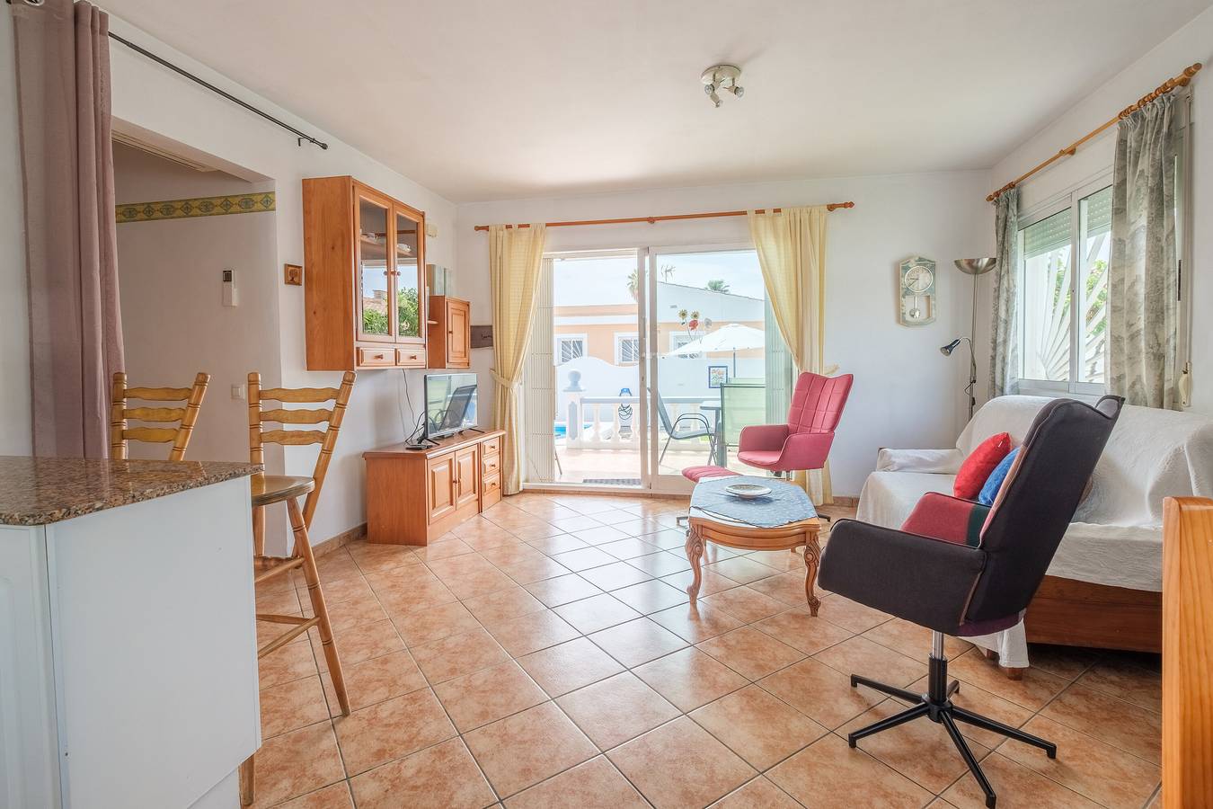 Casa de vacaciones "Marblau 4" cerca de la playa con piscina y Wi-Fi in Zona Triador, Vinaroz